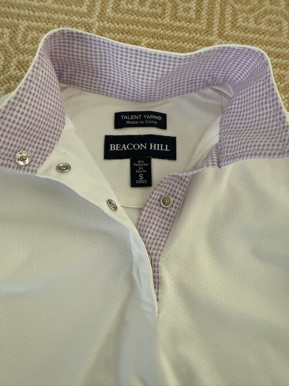 Essex Beacon Hill Girls' White show shirt. Size small